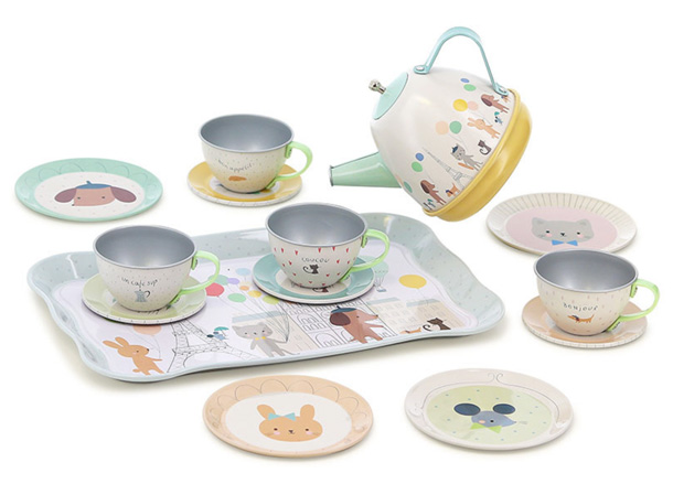 Sarah Betz illustratrice Cubeely, service à thé dans la valise en carton pour Vilac