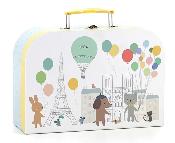 Sarah Betz illustratrice Cubeely, valise en carton pour Vilac